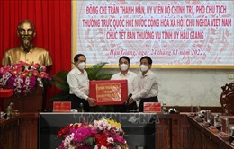 Phó Chủ tịch Thường trực Quốc hội Trần Thanh Mẫn thăm, tặng quà gia đình chính sách tại Hậu Giang