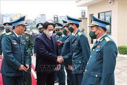 Thủ tướng chúc Tết, kiểm tra công tác ứng trực của Quân chủng Phòng không - Không quân
