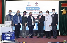USAID trao tặng máy chẩn đoán lao nhanh và thuốc điều trị cho Việt Nam