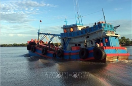 Liên tiếp bắt tàu vận chuyển dầu DO trái phép trên vùng biển Tây Nam