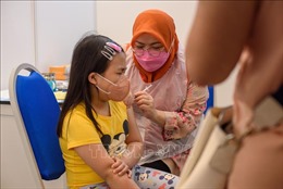 Chuyên gia y tế Malaysia cảnh báo biến thể Omicron đặt ra mối đe dọa với trẻ nhỏ