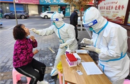 Trung Quốc phong toả thành phố 9 triệu dân vì bùng phát ổ dịch COVID-19 mới