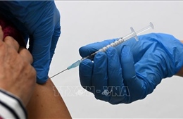 EU cấp phép tiêm mũi vaccine ngừa COVID-19 thứ 4 cho người từ 80 tuổi trở lên