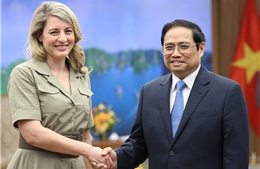 Thủ tướng Phạm Minh Chính tiếp Bộ trưởng Ngoại giao Canada Mélanie Joly