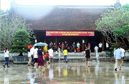 Nghệ An: Hàng vạn người dân về thăm quê Bác trong dịp nghỉ lễ