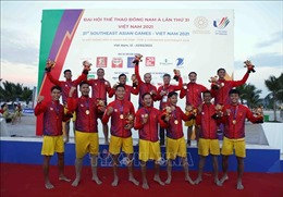 Trao Huy chương Vàng cho đội tuyển Bóng ném bãi biển nam Việt Nam