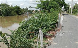 Sụt lún tại tuyến đê bờ tây kênh Rạch Giá - Long Xuyên