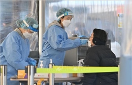 Số ca mắc mới COVID-19 tăng đột biến tại Hàn Quốc 