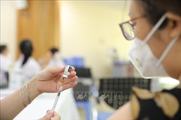 TP Hồ Chí Minh: Ca mắc COVID-19 tăng trở lại, tổ chức nhiều điểm tiêm vaccine ​