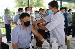 TP Hồ Chí Minh: Tiếp tục kéo dài đợt cao điểm tiêm vaccine phòng COVID-19