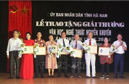Trao Giải thưởng Văn học nghệ thuật Nguyễn Khuyến lần thứ VIII 