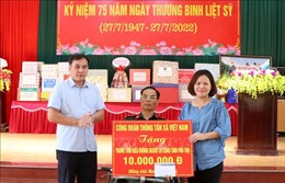 Thăm và tặng quà đối tượng chính sách, người có công tại Phú Thọ
