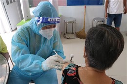 Bình Dương: Nhắn tin yêu cầu người dân tiêm đủ liều vaccine phòng biến thể phụ BA.5