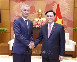 Chủ tịch Quốc hội Vương Đình Huệ tiếp Bí thư Thành ủy, Chủ tịch HĐND Thủ đô Viêng Chăn, Lào