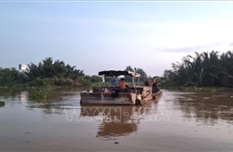 Điều tra, xử lý phương tiện khai thác cát trái phép trên tuyến sông Đồng Nai