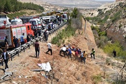 Thổ Nhĩ Kỳ điều tra 2 vụ tai nạn giao thông, làm ít nhất 34 người thiệt mạng