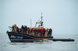 Kỷ lục số người vượt eo biển Manche sang Anh trong một ngày