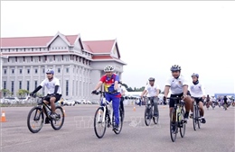 Đạp xe chào mừng kỷ niệm Năm Đoàn kết Hữu nghị Lào - Việt Nam 2022