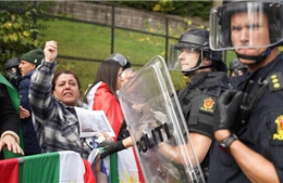 Cảnh sát Na Uy bắt giữ hơn 90 người biểu tình gần Đại sứ quán Iran ở Oslo