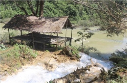 Điện Biên: Cần chấn chỉnh việc xây dựng lều lán tại khu vực thác nước trên suối Nậm Núa