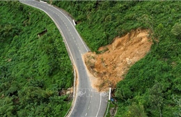 Đà Nẵng: Chậm khắc phục sạt lở trên tuyến đường đèo Hải Vân 