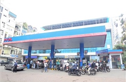 Hà Nội không còn cảnh người dân xếp hàng dài tại các cửa hàng kinh doanh xăng dầu