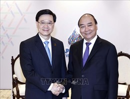 Chủ tịch nước Nguyễn Xuân Phúc gặp Trưởng Khu hành chính đặc biệt Hong Kong 