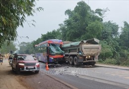 Tai nạn giao thông nghiêm trọng ở Hòa Bình làm 3 người thương vong