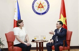 Chủ tịch Quốc hội Vương Đình Huệ hội kiến Phó Tổng thống Philippines 