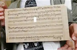 Đấu giá lá thư viết tay của Vua Henry VIII và bản nhạc viết hồi trẻ của Mozart