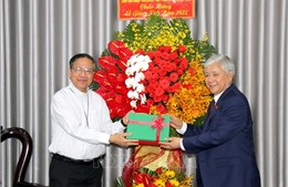 Chủ tịch MTTQ Việt Nam thăm, chúc mừng tại Tòa Giám mục Giáo phận Phan Thiết