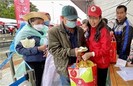Lâm Đồng tổ chức Hội chợ Tết nhân ái tặng 1.000 suất quà cho người nghèo