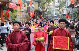 &#39;Tết Việt - Tết Phố 2023&#39; tại Phố cổ Hà Nội tái hiện lại nhiều nghi lễ Tết cổ truyền