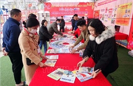 Hơn 400 ấn phẩm báo Xuân phục vụ độc giả miền núi Xứ Lạng
