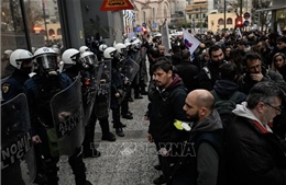 Tiếp tục biểu tình tại Hy Lạp sau vụ tai nạn tàu hỏa kinh hoàng