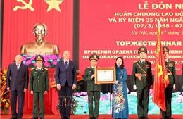 Trung tâm Nhiệt đới Việt - Nga đón nhận Huân chương Lao động hạng Nhất 