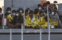 Italy giải cứu 38 người di cư ngoài khơi đảo Lampedusa