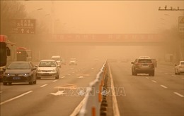 Trung Quốc hứng chịu bão cát thường xuyên hơn trong năm nay