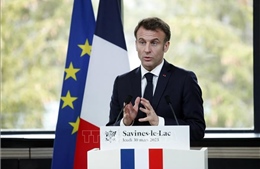 Tổng thống Pháp ký ban hành luật hưu trí sửa đổi, tăng tuổi nghỉ hưu thêm 2 năm