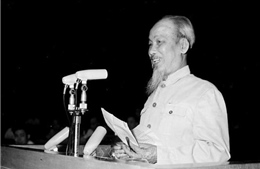 Thành kính dâng hương tưởng nhớ Chủ tịch Hồ Chí Minh tại Đức