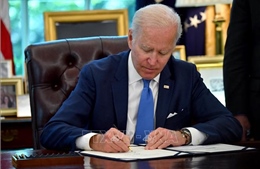 Tổng thống Mỹ ký ban hành luật về trần nợ công