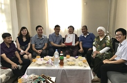 Đại sứ quán Việt Nam thăm hỏi gia đình kiều bào tại Algeria nhân dịp lễ Eid Al-Adha