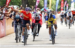 VĐV Nguyễn Thị Thật tranh tài ở giải đua xe đạp danh tiếng hàng đầu châu Âu