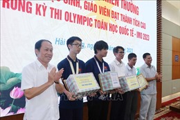 Hải Phòng: Khen thưởng học sinh giành Huy chương Olympic Toán học quốc tế - IMO 2023
