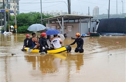 Hàn Quốc thiệt hại nặng do mưa lớn kéo dài
