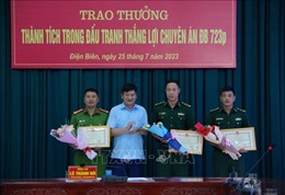 Thưởng nóng lực lượng biên phòng phá đường dây ma túy từ Lào về Điện Biên