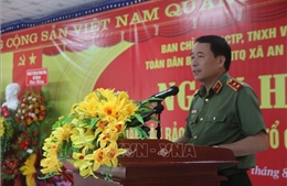 Đồng chí Lê Quốc Hùng dự Ngày hội Toàn dân bảo vệ an ninh Tổ quốc tại Trà Vinh