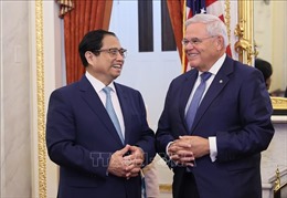 Thủ tướng Phạm Minh Chính gặp lãnh đạo Ủy ban Đối ngoại Thượng viện Hoa Kỳ