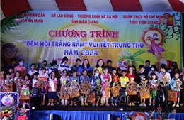 Đón Tết Trung Thu với trẻ em vùng sâu Kiên Giang