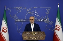 Iran chỉ trích quyết định của EU duy trì trừng phạt Tehran